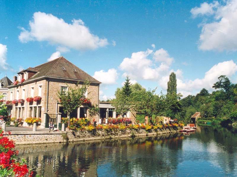 Le Lion Verd Putanges-le-Lac Buitenkant foto